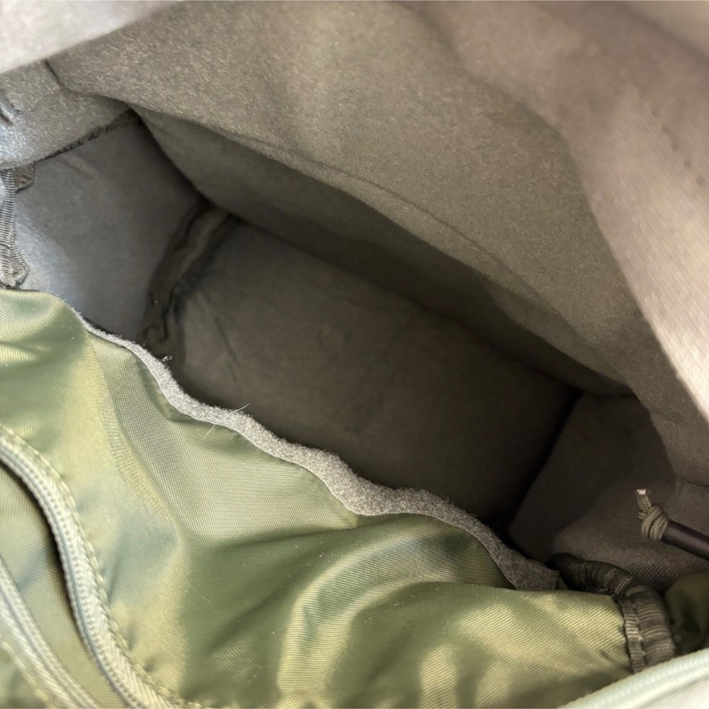 Elegant Light Gray Camera Backpack - image 6